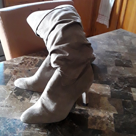 Boots - Picture 1 of 3